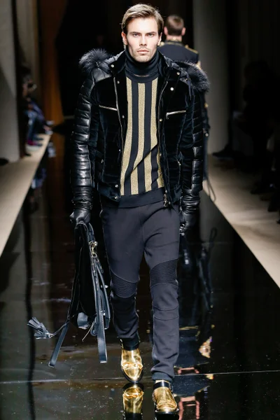 Look 25